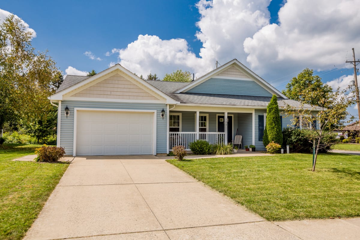 Scots Glen Apartments in Edinboro, PA
